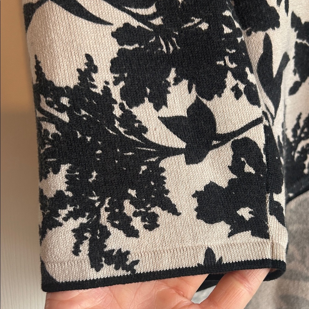 Floral Button-Up Cardigan - Picture 7 of 12